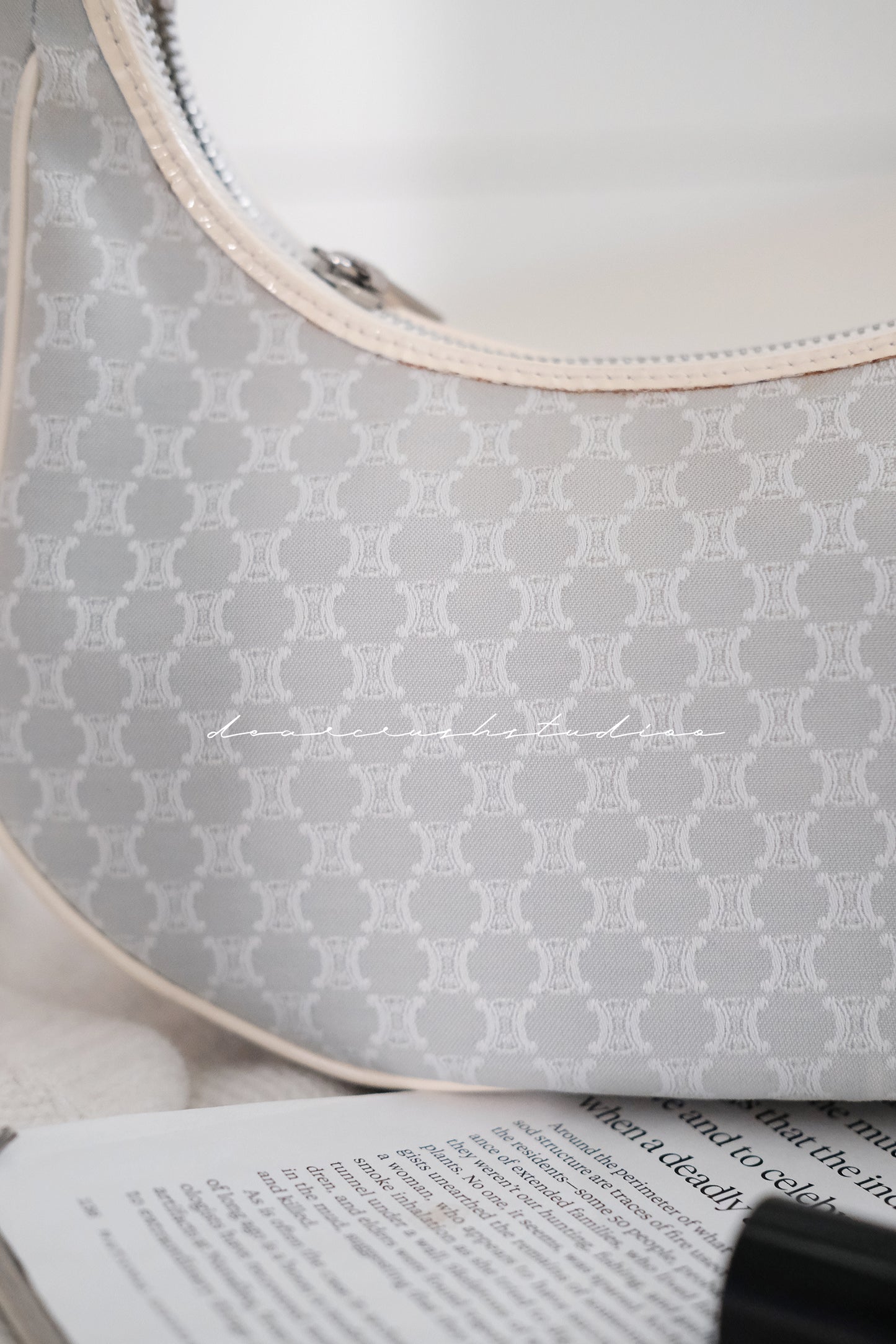 Celine Babyblue AVA · 中古限量水藍色半月包