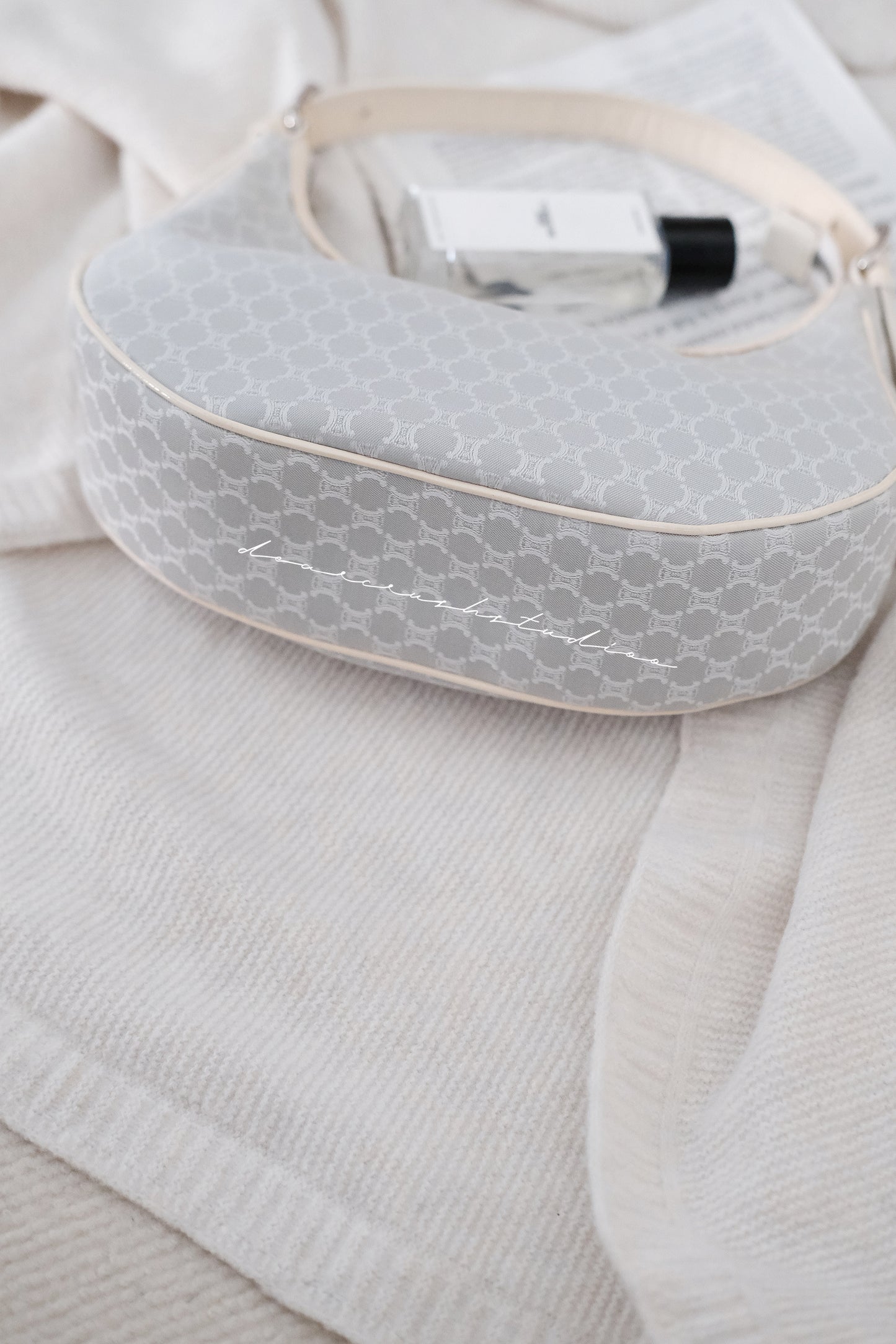 Celine Babyblue AVA · 中古限量水藍色半月包