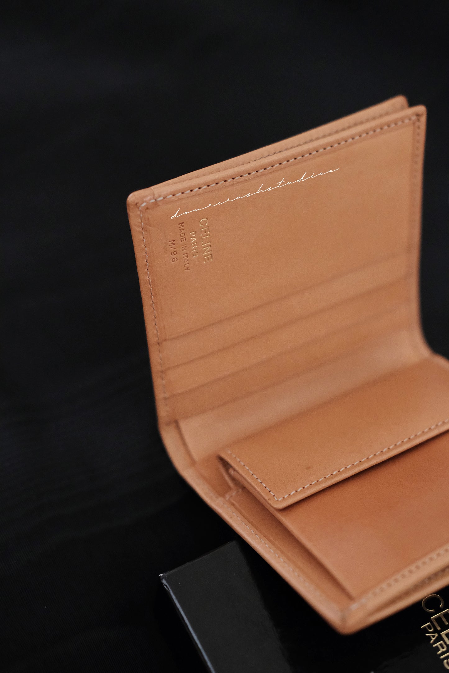 Celine Wallet · 經典啡色凱旋門二折銀包