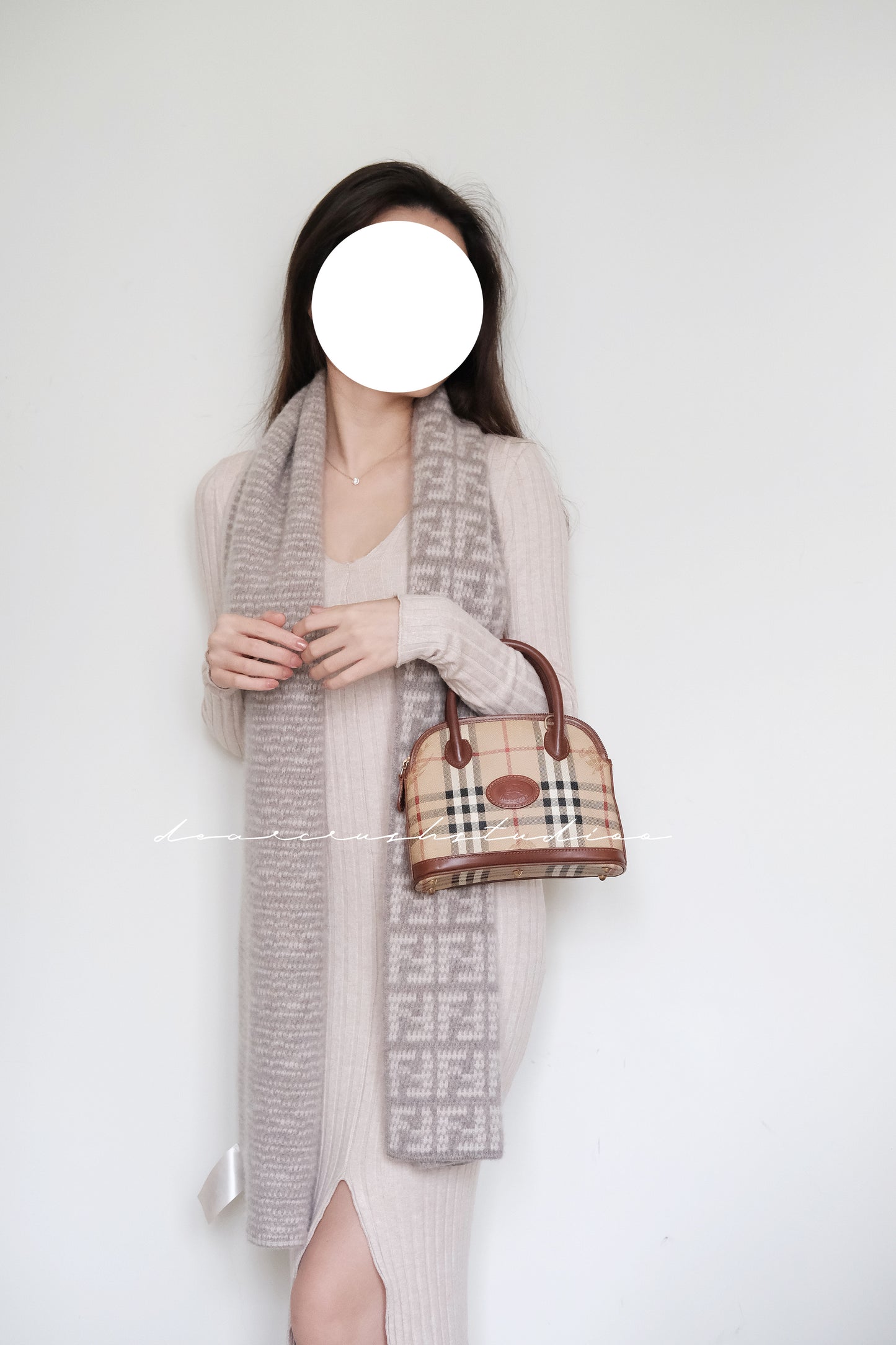 Burberry Alma BB · 經典戰馬格紋迷你貝殼包