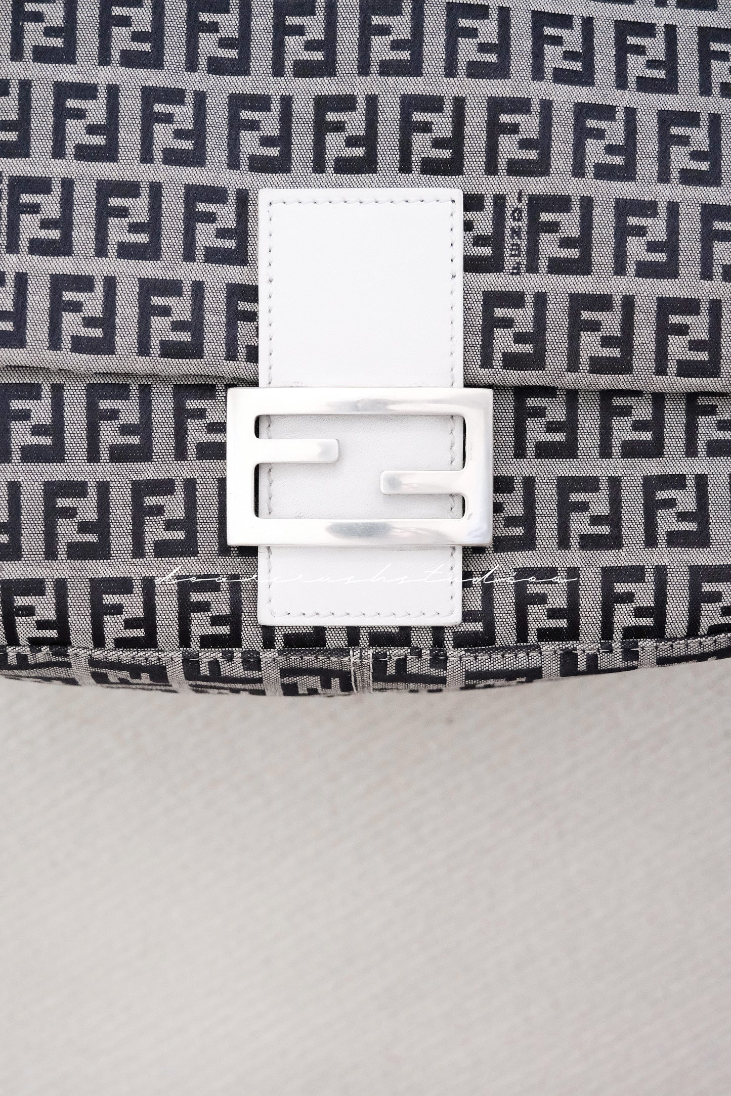Fendi Baguette · 藍白配經典FF老花又甜又辣