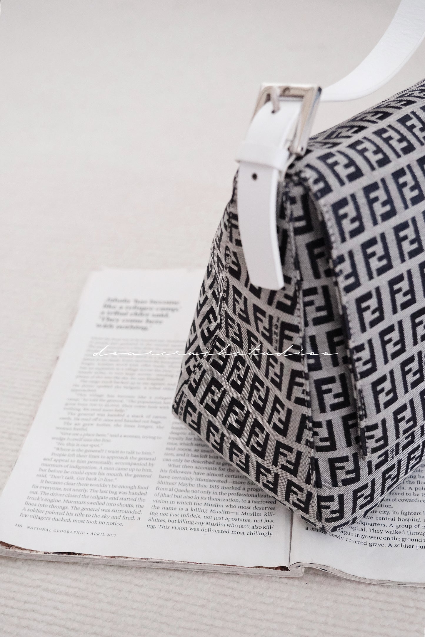 Fendi Baguette · 藍白配經典FF老花又甜又辣