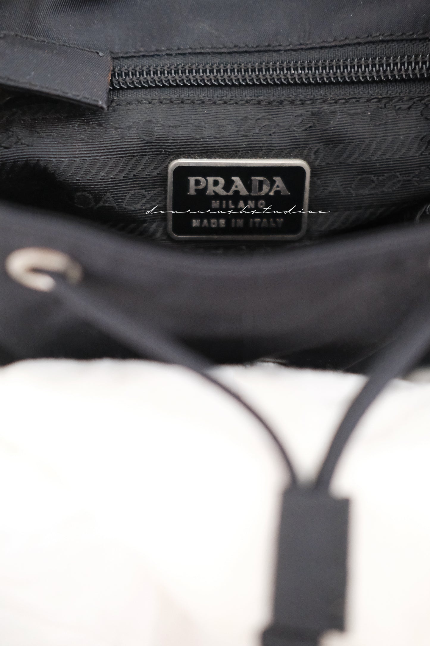 Prada Mini Backpack · 尼龍黑銀配色輕身百搭小背包