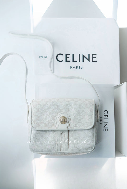 Celine Mini Pure White Monogram Envelope · 白雪公主嫁到之小信封