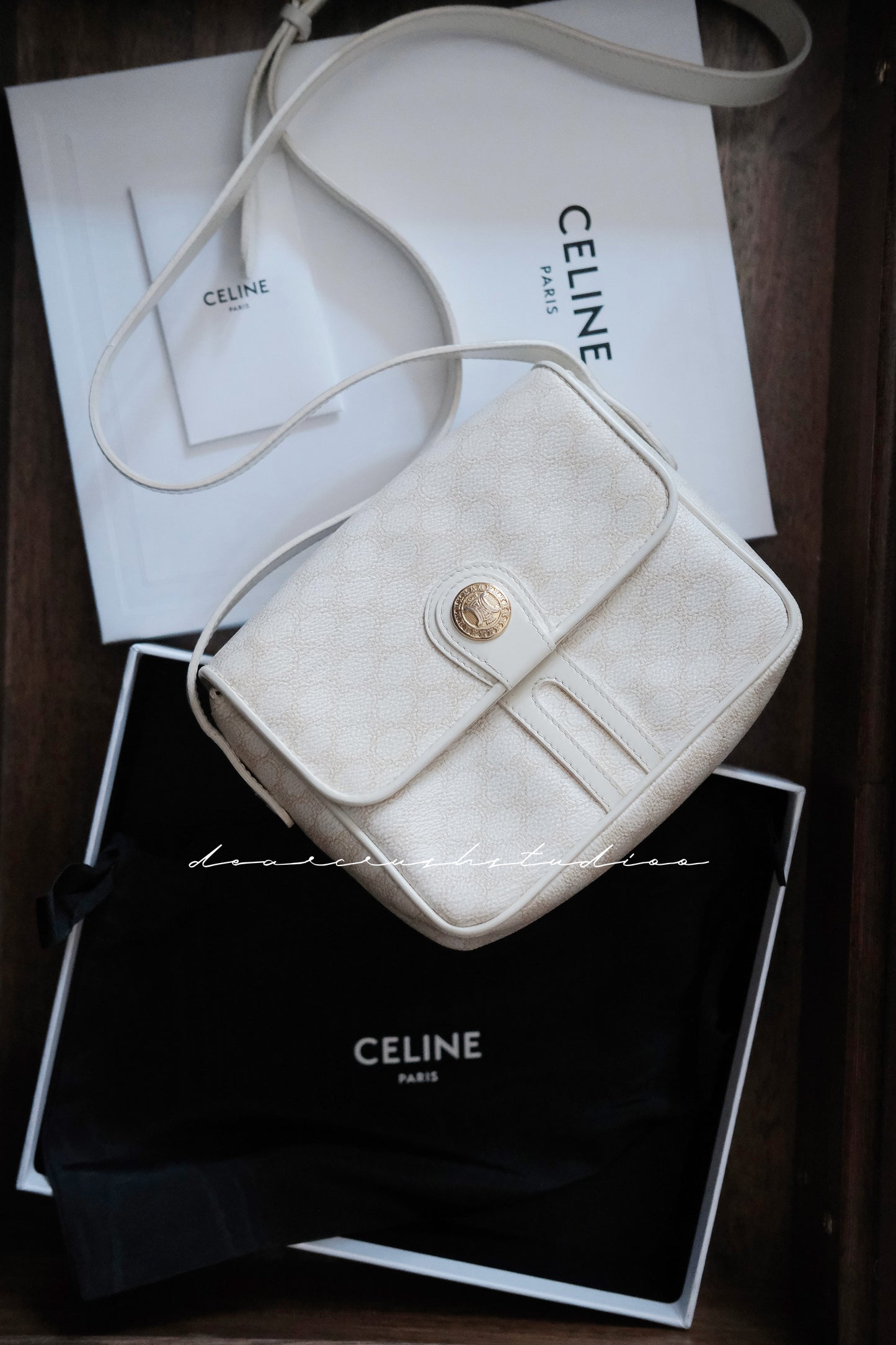 Celine Mini Pure White Monogram Envelope · 白雪公主嫁到之小信封