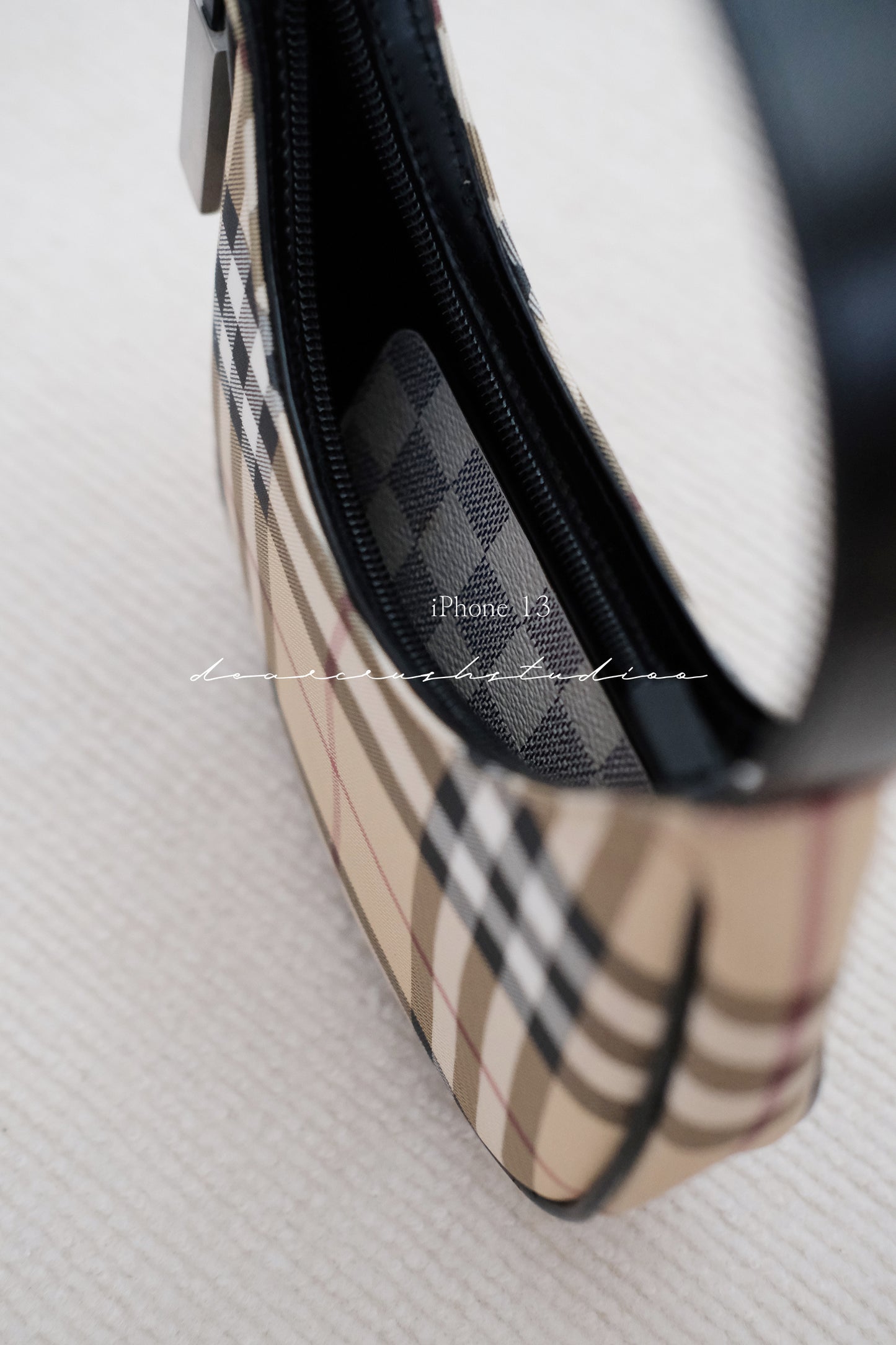 Burberry AVA · 中古限量版經典格紋半月包